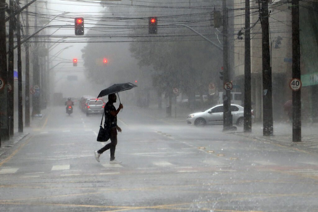 curitiba_-_chuva003